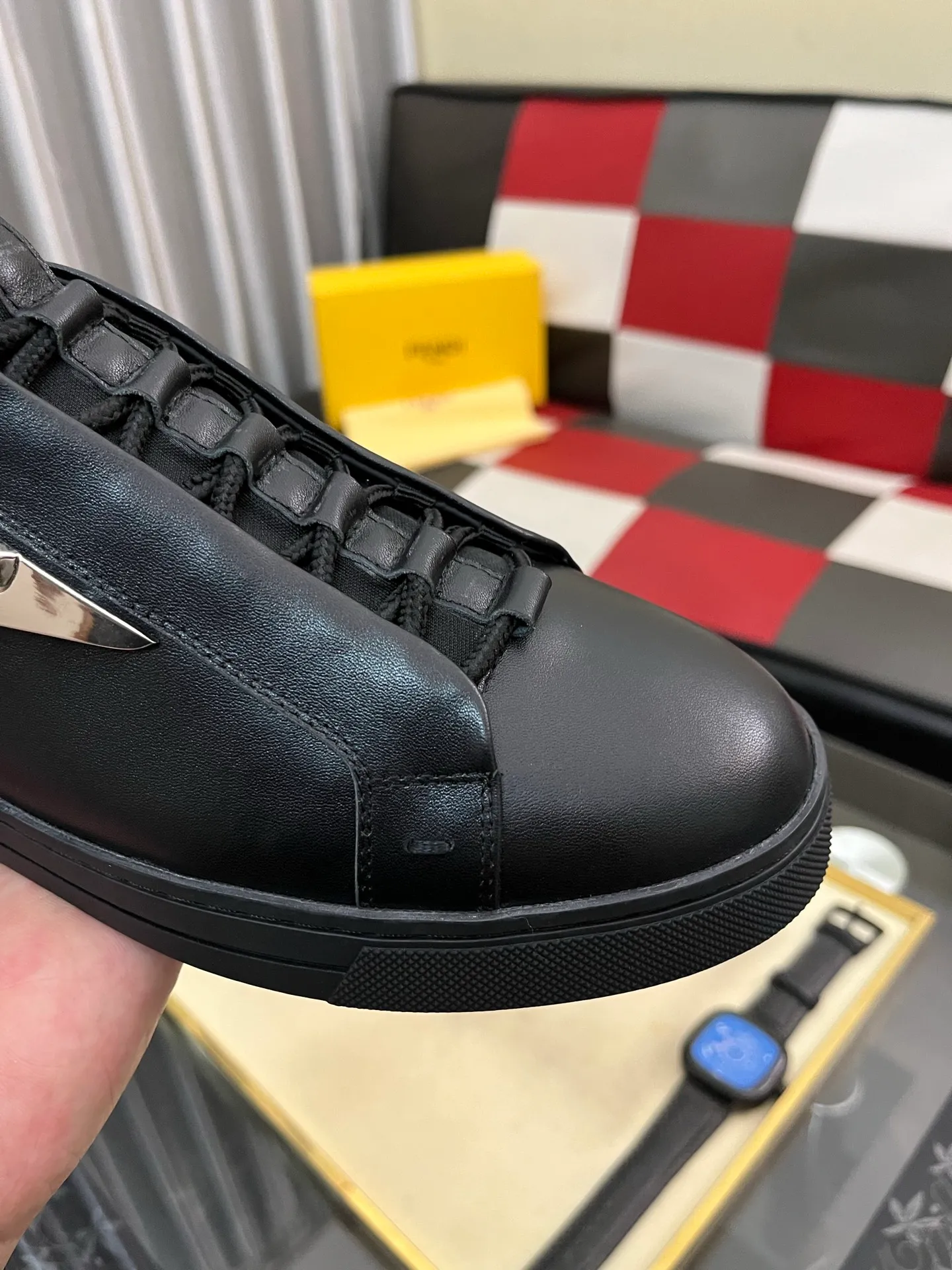 Men's Men's Shoes 💰: 420⌚️⌚️[Fendi] Fendi's latest high-top casual shoes for men! Available at counters simultaneously! A one-to-one replica of the original. The surface is made of imported high-tech waterproof mesh, the interior is made of first-layer water-dyed cowhide, and the original factory-supplied rubber outsole is used. Leading new fashion concepts. Matching code: 38-442️⃣Colors available